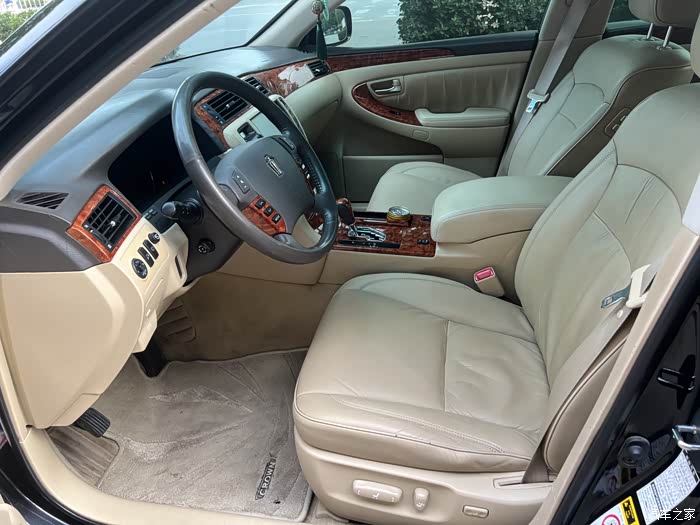 十二代丰田皇冠3.0 沙龙版 全车2件补漆