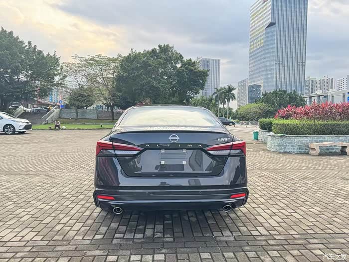 日产天籁悦享版 指导价18.88万 全新车上牌卖,落地14