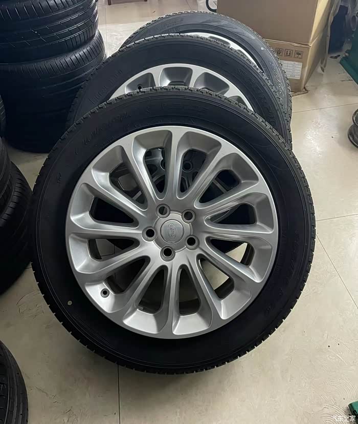 20寸路虎揽胜轮毂轮胎感兴趣的可以来