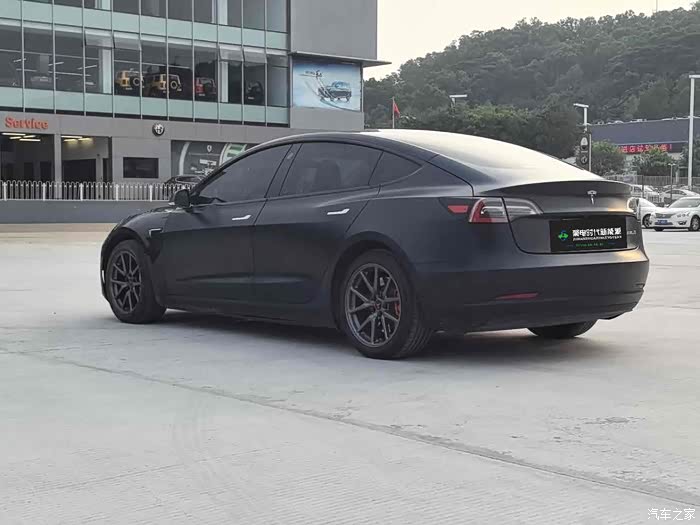 特斯拉model32020款改款标准续航后驱升级版