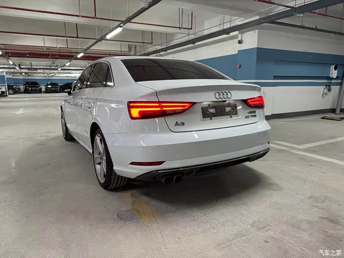 出一台17年7月上牌奥迪a3,2.0t性能小怪兽,白外黑内