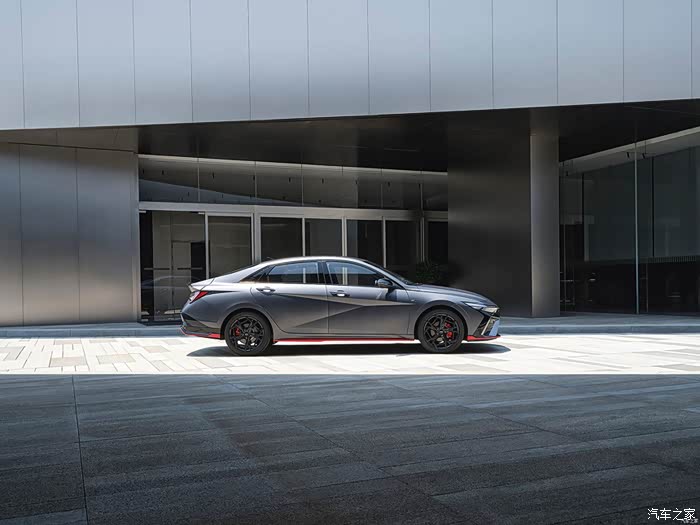 北京现代第七代伊兰特,年轻人值得拥有的第一辆座驾,外观时尚