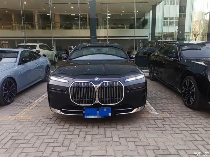 等一位懂哥宝马740li尊享型12690万的那一款