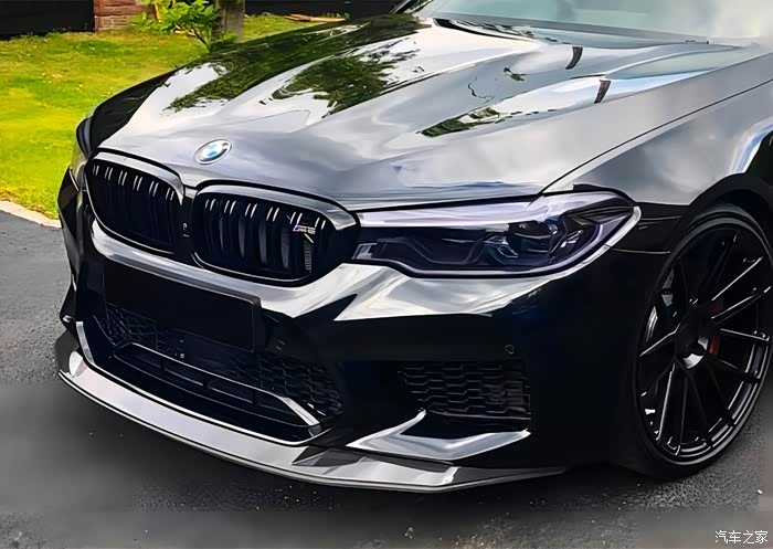 宝马f90m5改装mp款碳纤维前唇和后唇