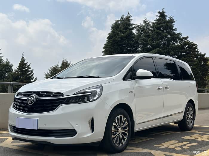 22款别克gl8陆上公务舱652t智慧尊贵型26万公