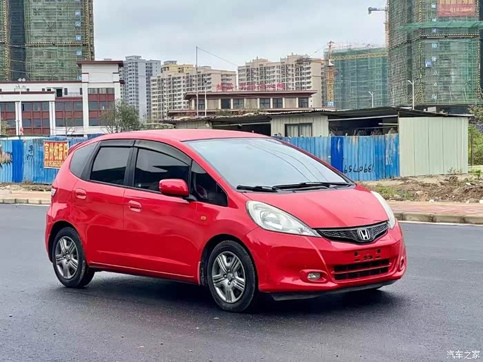 2012年10月一手车本田飞度13l自动