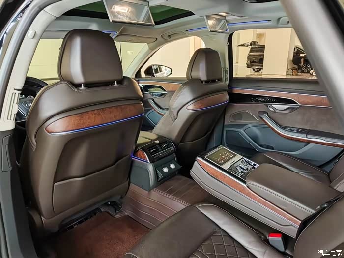 奥迪a82021款a8l55tfsiquattro豪华型59万公里