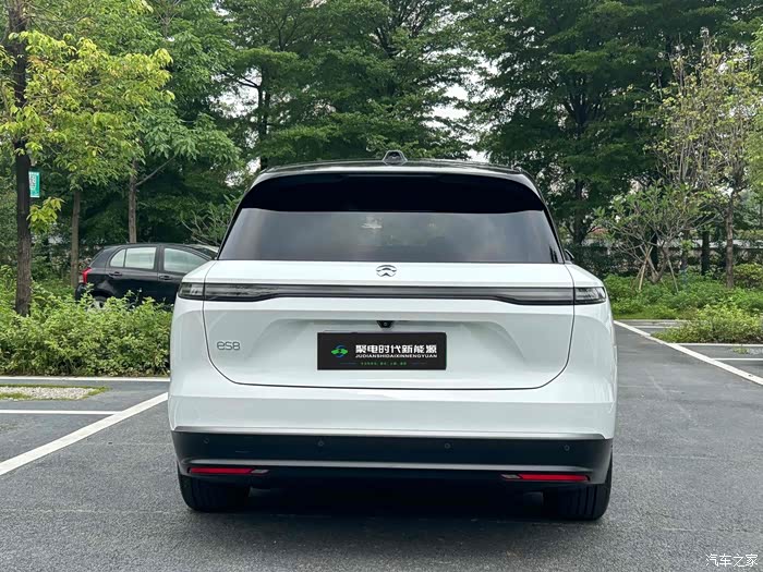 蔚来es8 23年8月份上牌蔚来es8-75度电池买断,白外