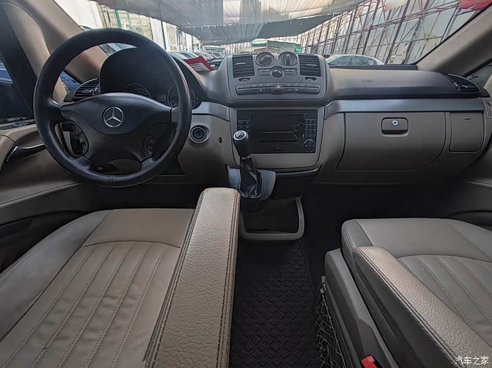 新到2010年7月上牌的奔驰唯雅诺25自动7座精英型天