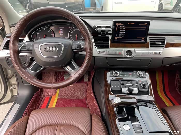 全款结清大本客户回头15年奥迪a8l30t四座高配