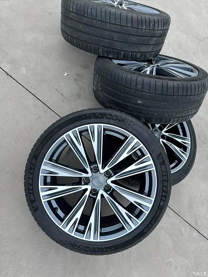 奥迪a6l原厂拆车20寸轮毂带轮胎