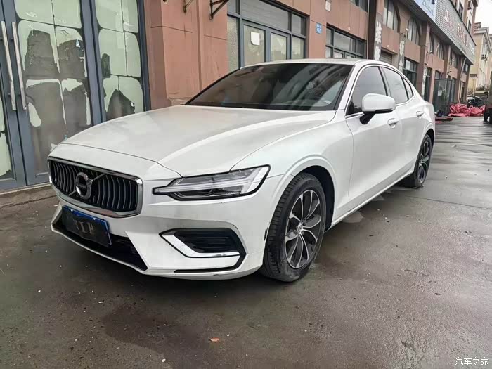 22款沃尔沃s60b4致远豪华版跑了13000公里车况原