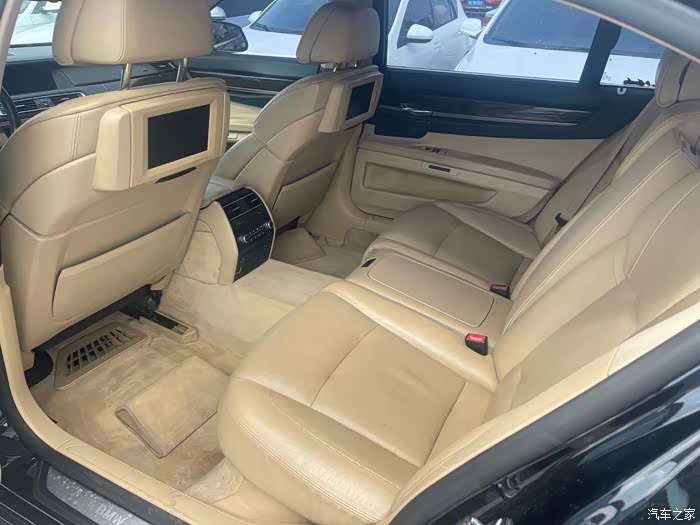 新到一手09年宝马740豪华版车况精品!