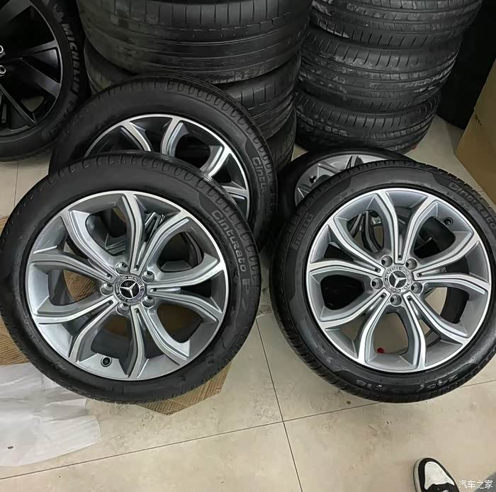 奔驰e300l运动大标18寸轮毂