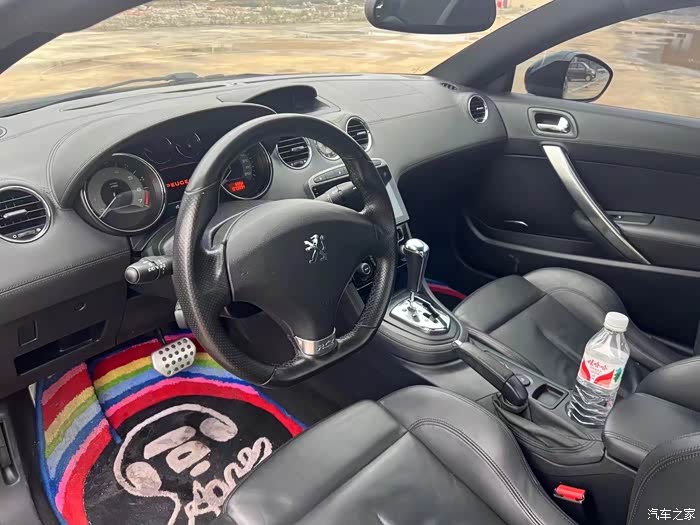 14年标志rcz当年落地接近40万极品车况2个面补漆其