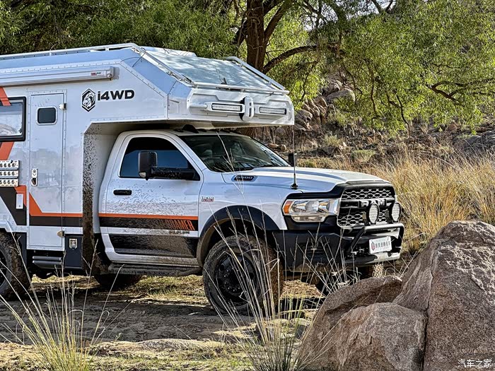 逃离城市喧嚣,驾驶旅美灵域5500s四驱越野房车去户外越野吧