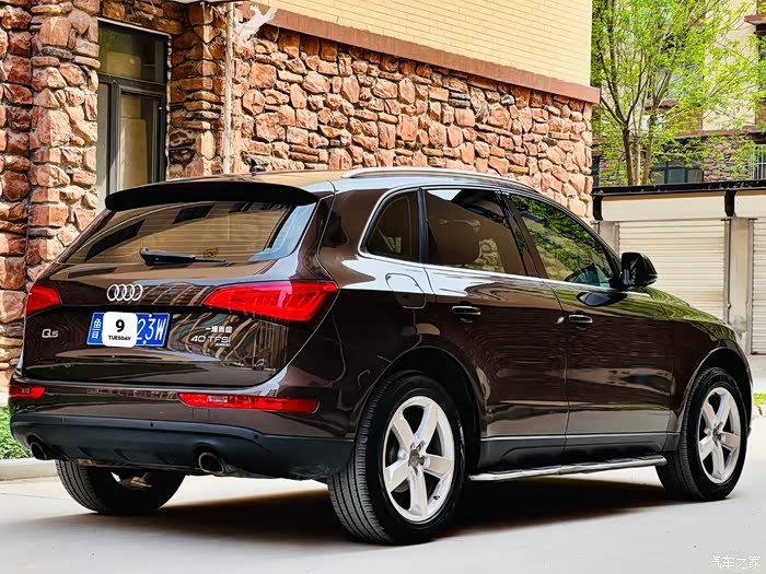 2014年奥迪q5舒适版新车指导价4859全车原版