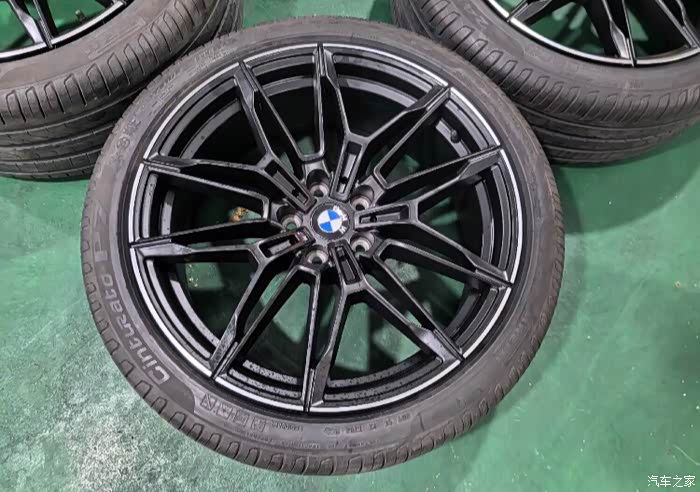 宝马m3m4原厂拆车19寸轮毂带轮胎一套
