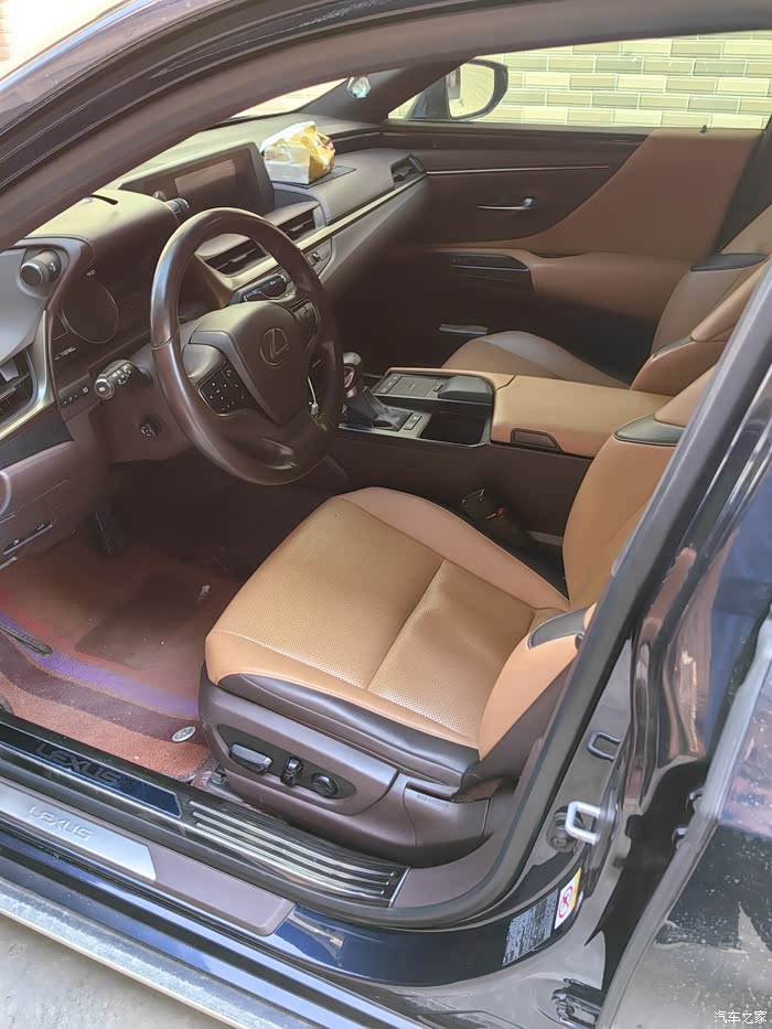 精品车况几乎原漆2019年2月11万公里雷克萨斯es300h