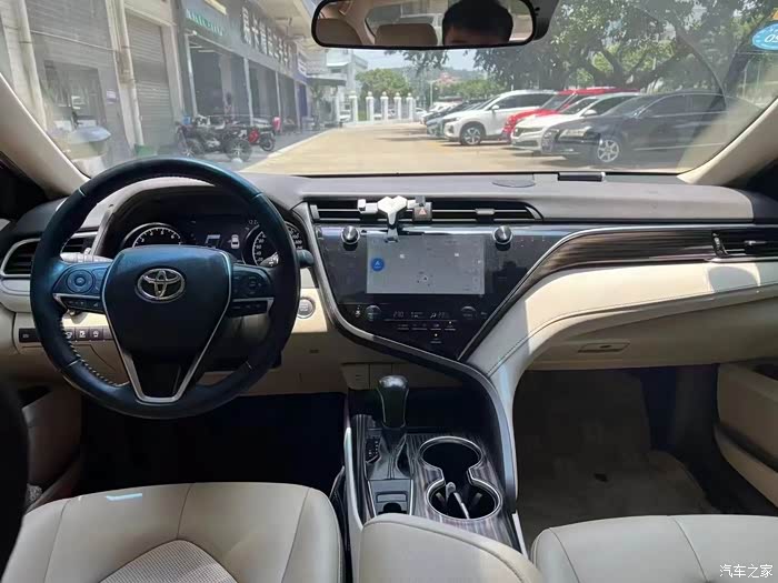 19年7月丰田凯美瑞2.0g豪华版,一手车4.3万公里,全车