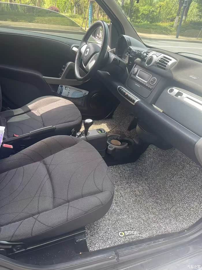 11年4月上牌的进口宝马smart3门2座带全景天窗,15万