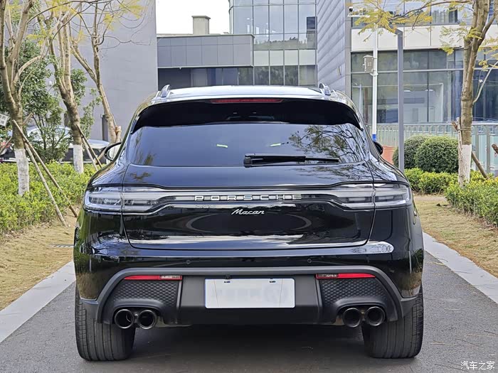 22年上牌云南首台黑武士选配保时捷macan原版原漆1