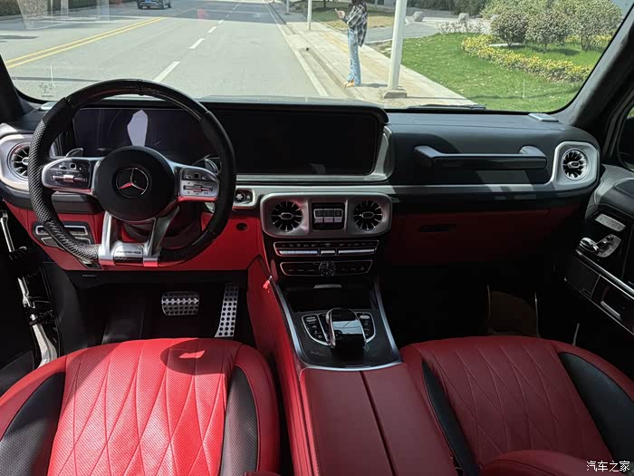 19年奔驰g500全套升级g6310活塞卡钳碳纤维内饰