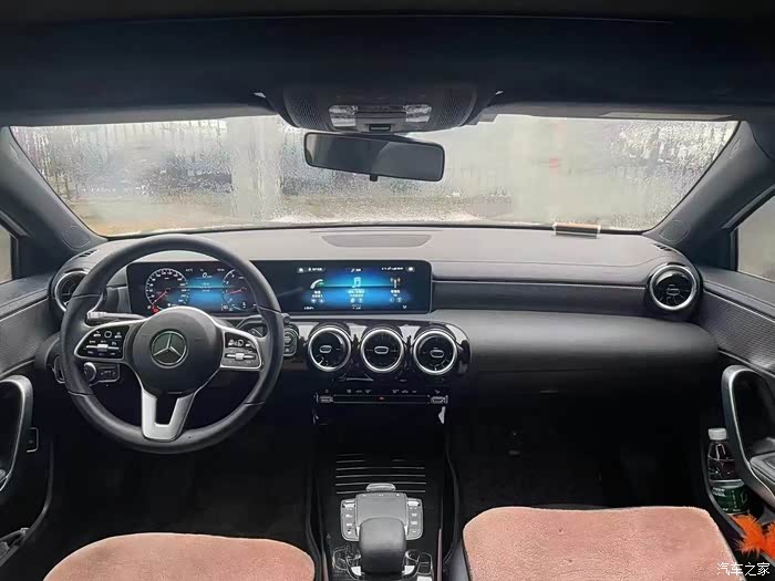 20年奔驰a180原版原漆2万公里价格便宜147万