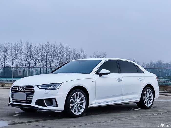 最新到店2021年奥迪a4l时尚全车原版少量做漆成色