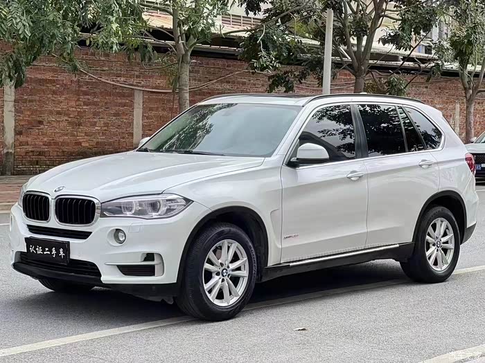 2016年4月本地一手进口宝马x528i白粽内饰嘎