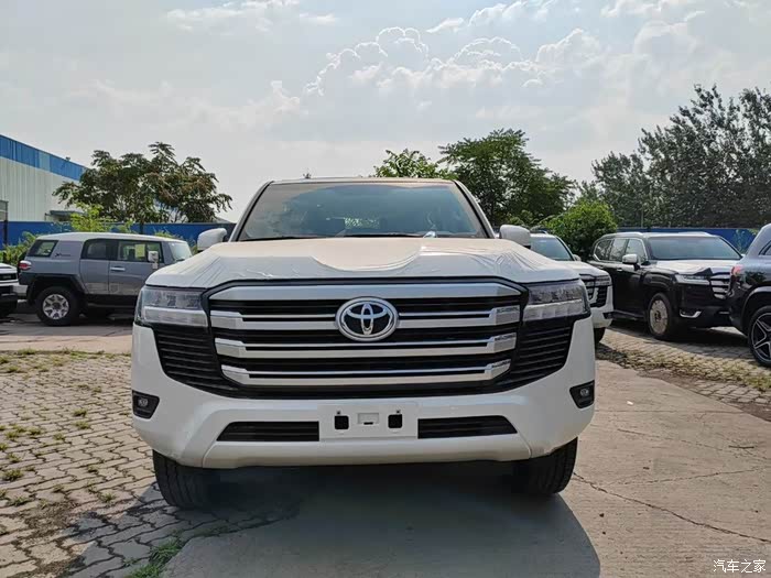 【图】酷路泽4000 24款 gxr 八气 18轮 白/米 配置:_兰德酷路泽论坛