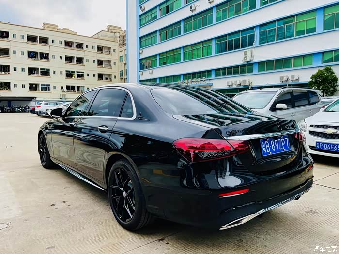 出2022款奔驰e260l运动型