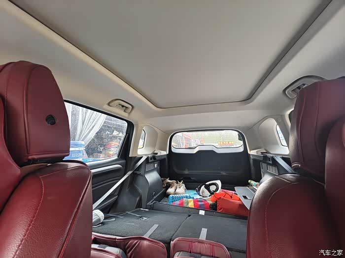 哈弗大狗空间大拉人拉货都不怕