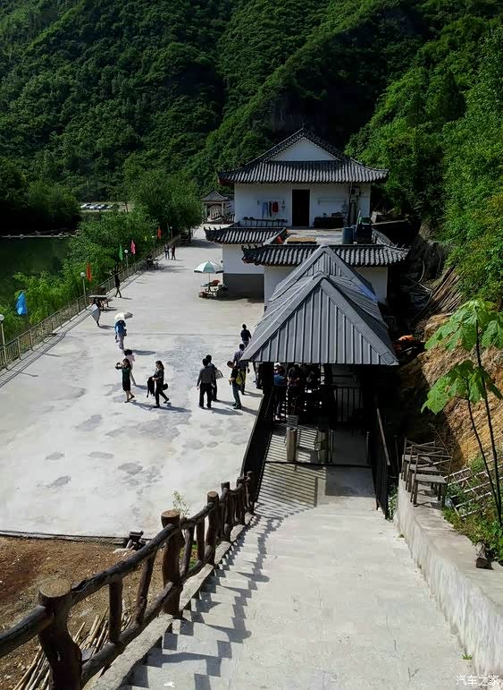 十堰郧阳九龙瀑,九叠九潭,气势雄壮,自驾雪铁龙天逸c5周边游