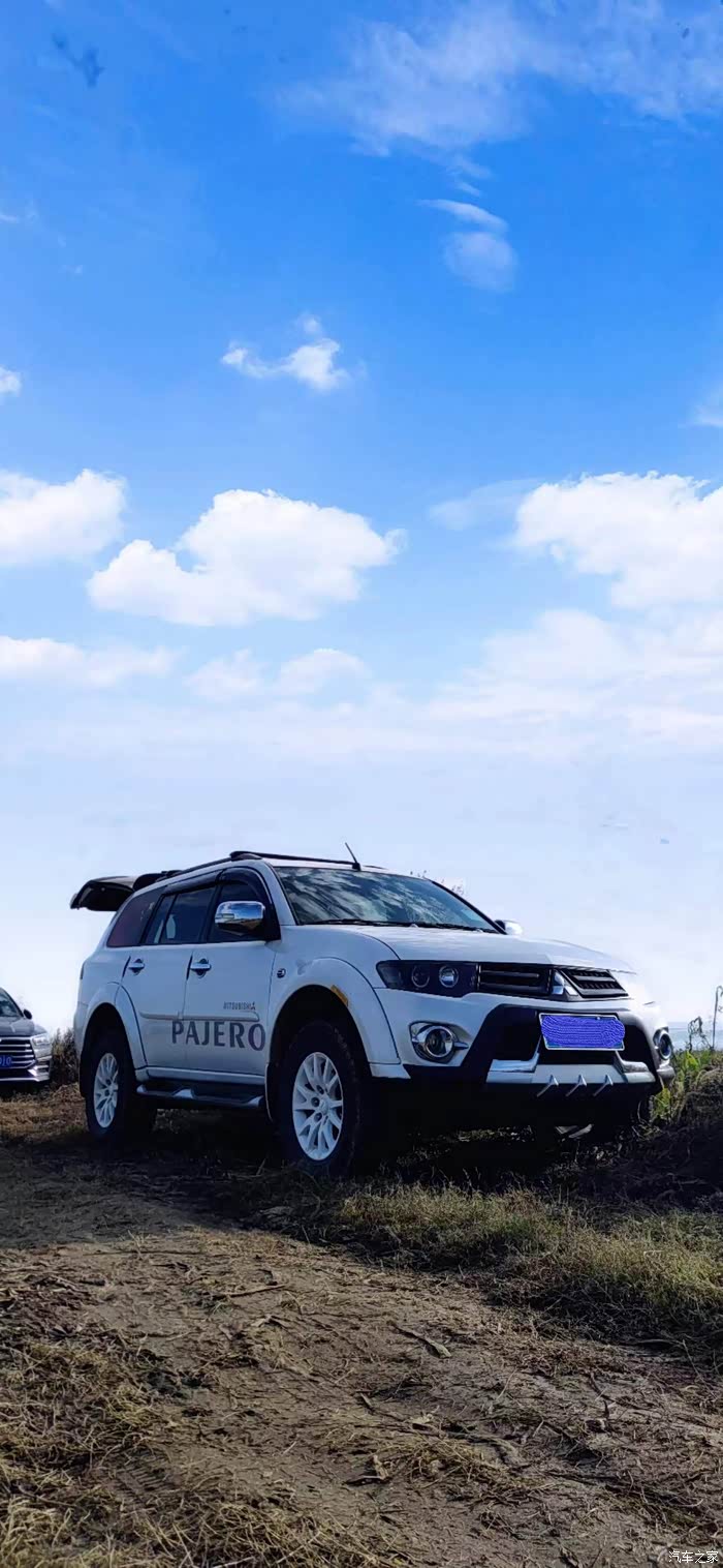 借楼【出售一台三菱劲畅】欧蓝德表亲,16年3.0四驱,9.6万公里.