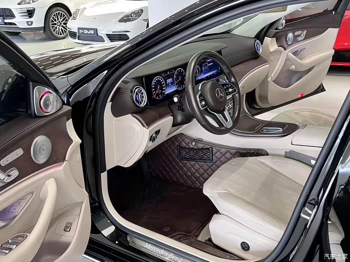 20年奔驰e300立标时尚
