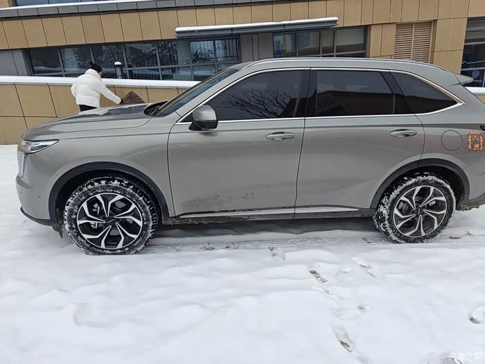 瑞雪兆丰年枭龙max伴你左右