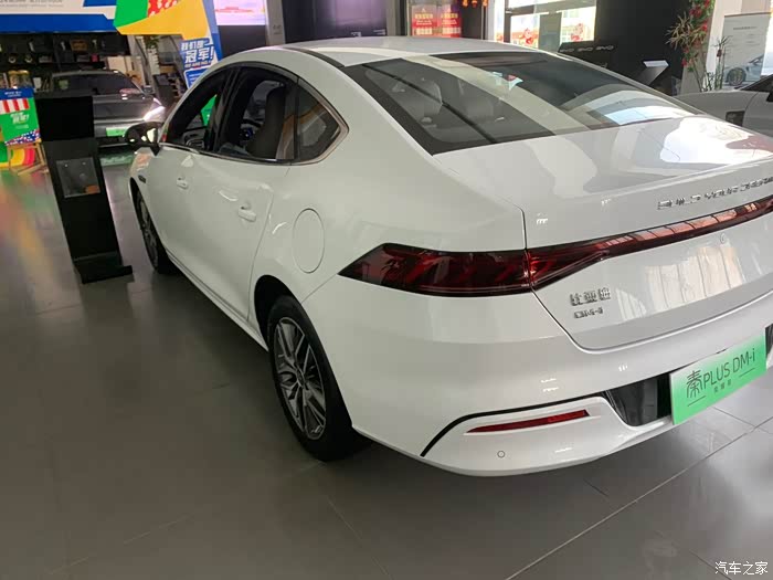 白色战神秦plusdmi