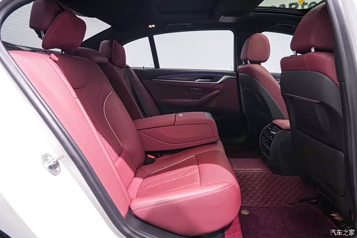 宝马5系2021款530li领先型m运动套装上牌日