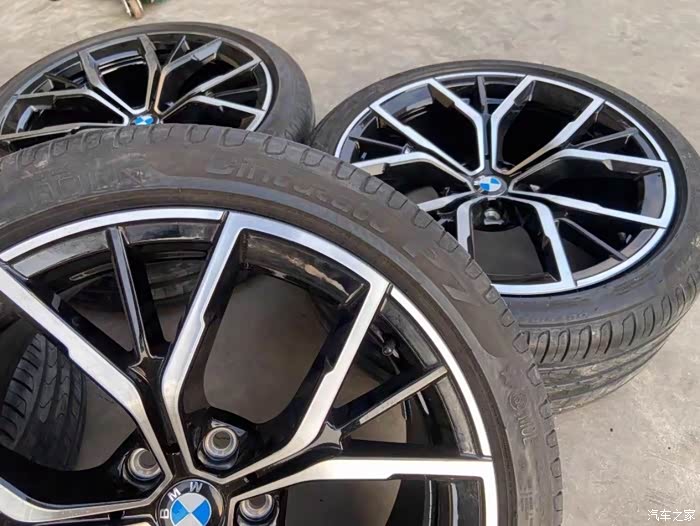 19寸宝马5系530m花瓣轮毂原厂拆车轮毂带轮胎一套