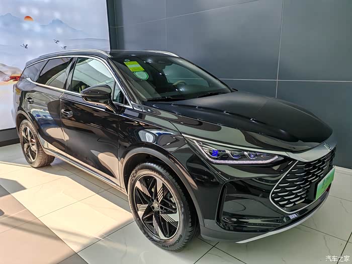 体验新能源汽车唐荣耀很不错