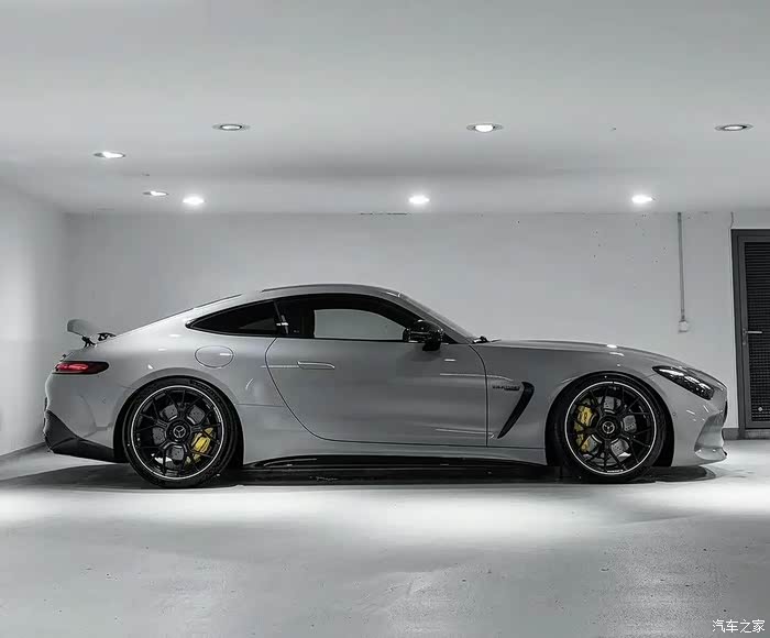 每天认识一辆车奔驰amggt63