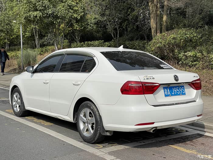 大众朗逸2013款经典16l自动风尚版行驶8万