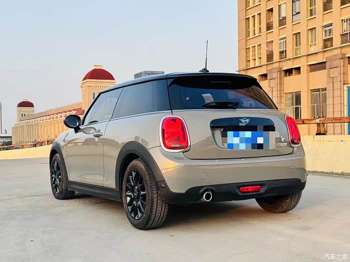 新到21年上牌宝马mini,1.5tcooper经典派,配置