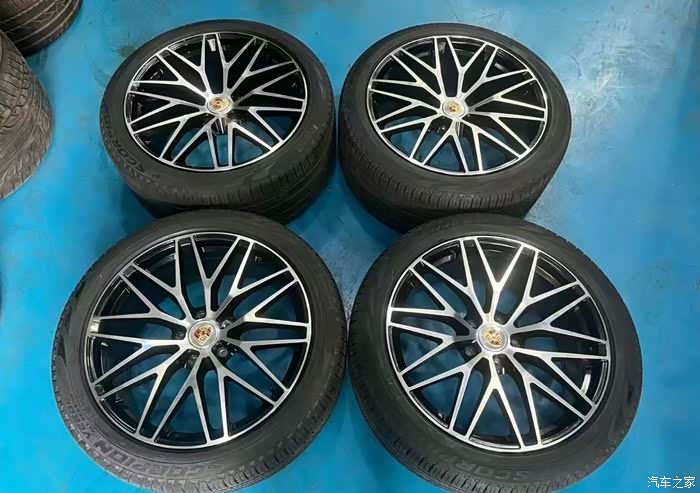保时捷卡宴21寸轮毂轮胎精品套件感兴趣的可以来