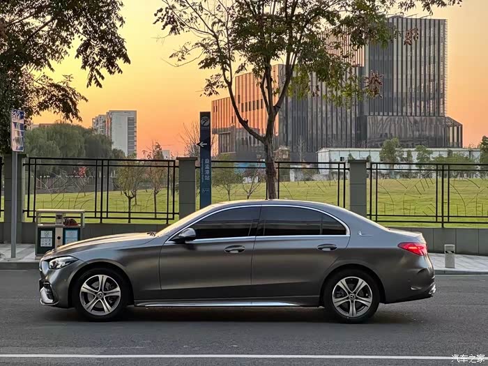 22年奔驰c200l竟然这个价