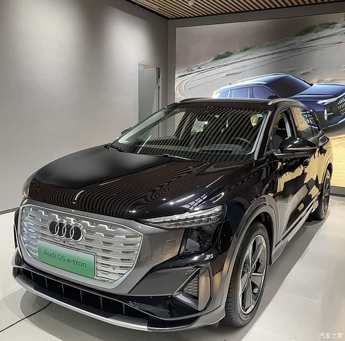 今天订了一个星耀黑锦衣纪念一下大众黑买了两辆大众