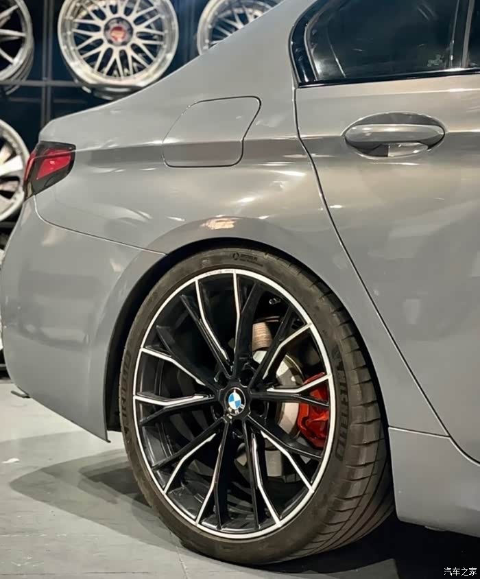 图中宝马669m轮毂20寸升级拆下一套闲置啦