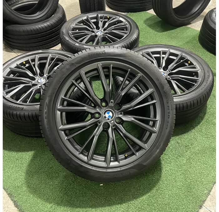 18寸宝马3系耀夜轮毂轮胎一套&nbsp;&nbsp;精品一套