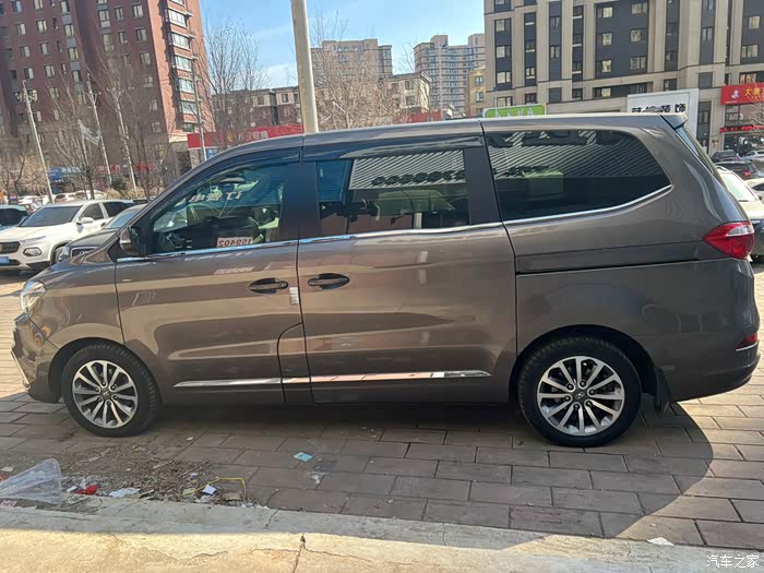 20年12月华颂,时表2万多公里,全车原漆,改装航空座椅,升